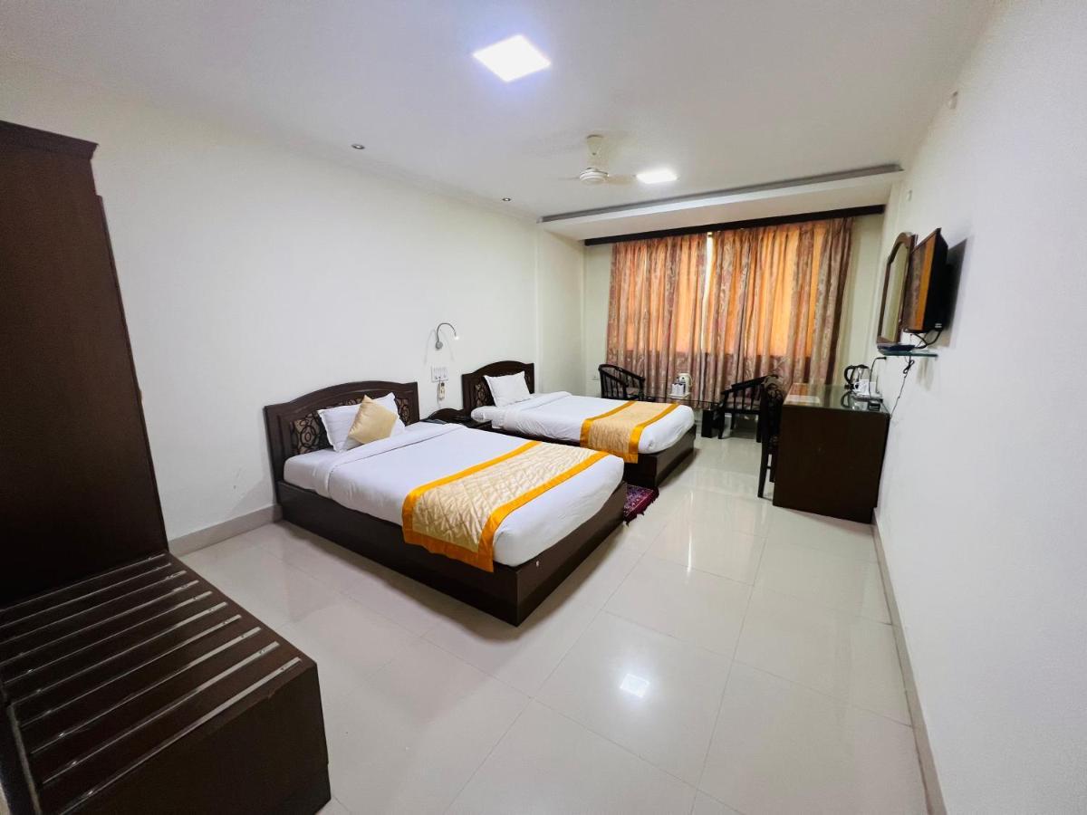 Bodhgaya Regency Hotel Exterior photo