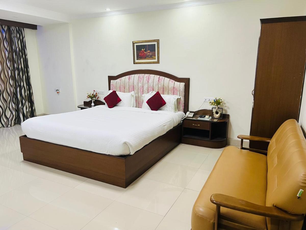 Bodhgaya Regency Hotel Exterior photo