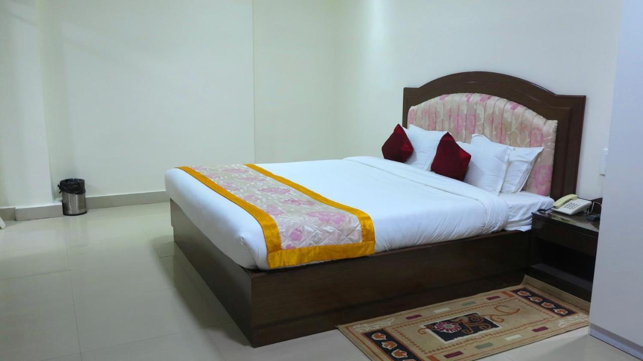 Bodhgaya Regency Hotel Exterior photo